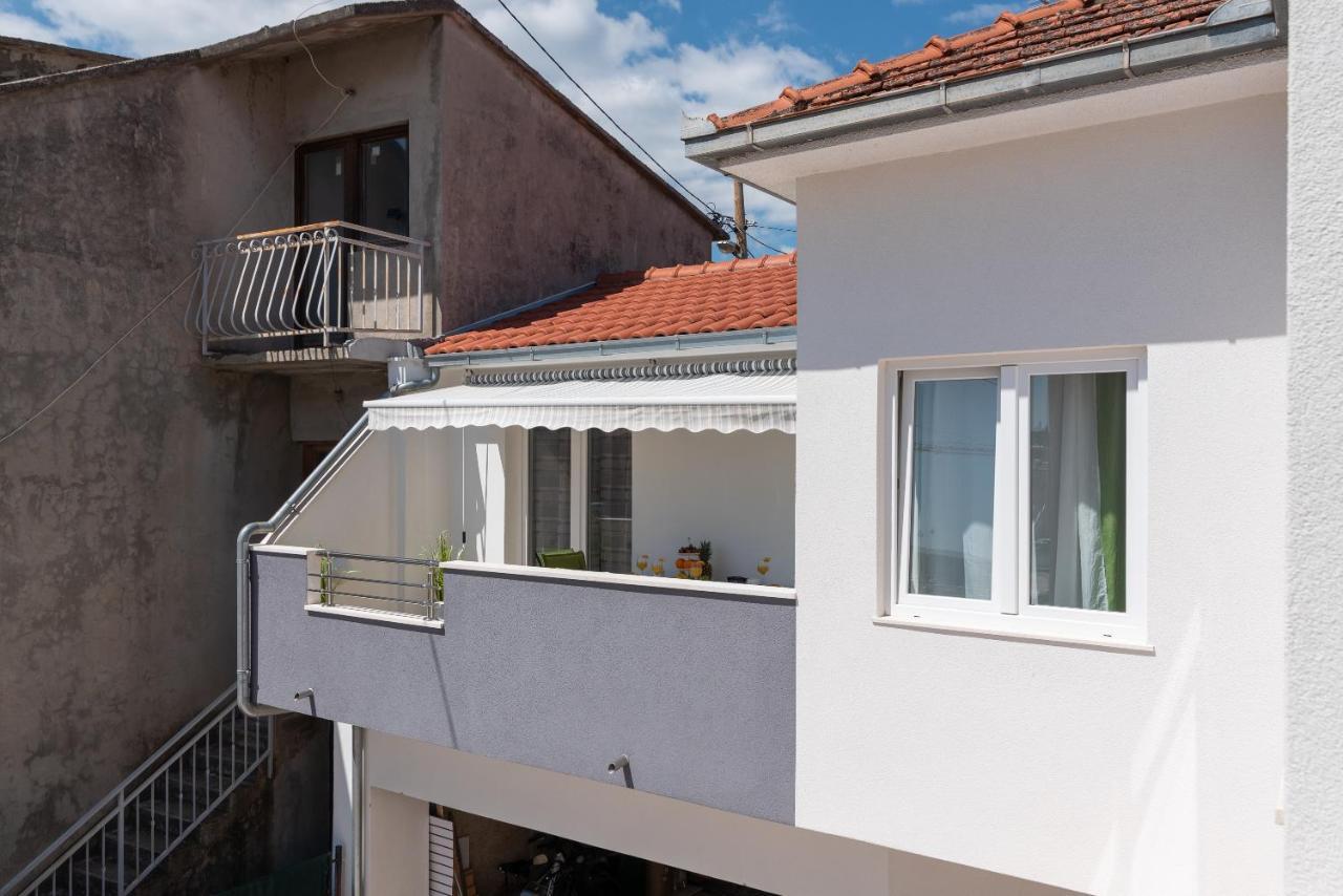 Apartment Roko Trogir Exteriör bild