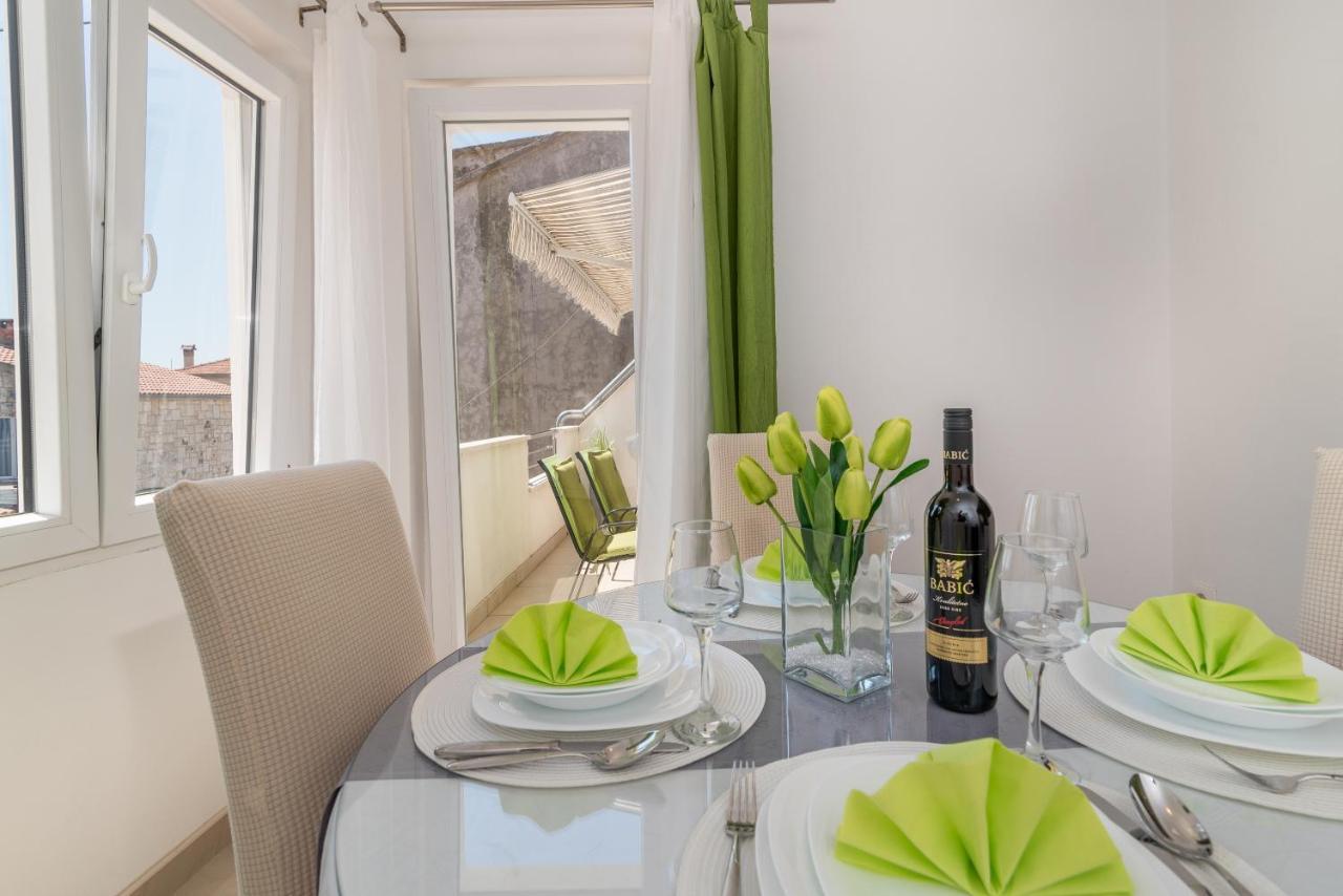Apartment Roko Trogir Exteriör bild