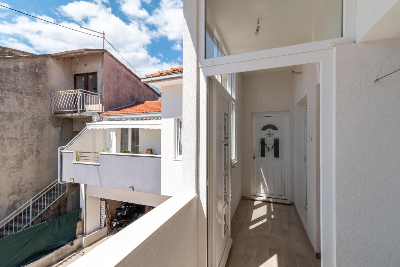 Apartment Roko Trogir Exteriör bild