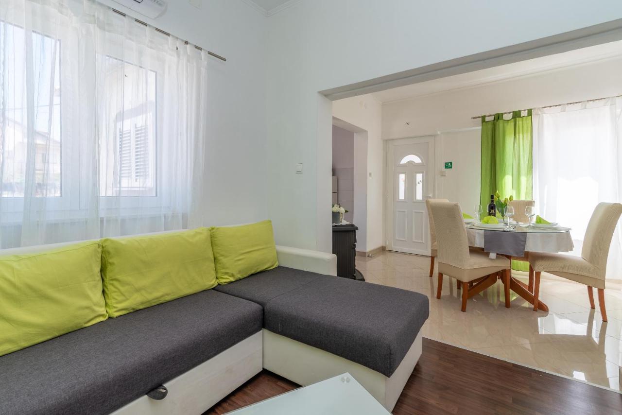 Apartment Roko Trogir Exteriör bild