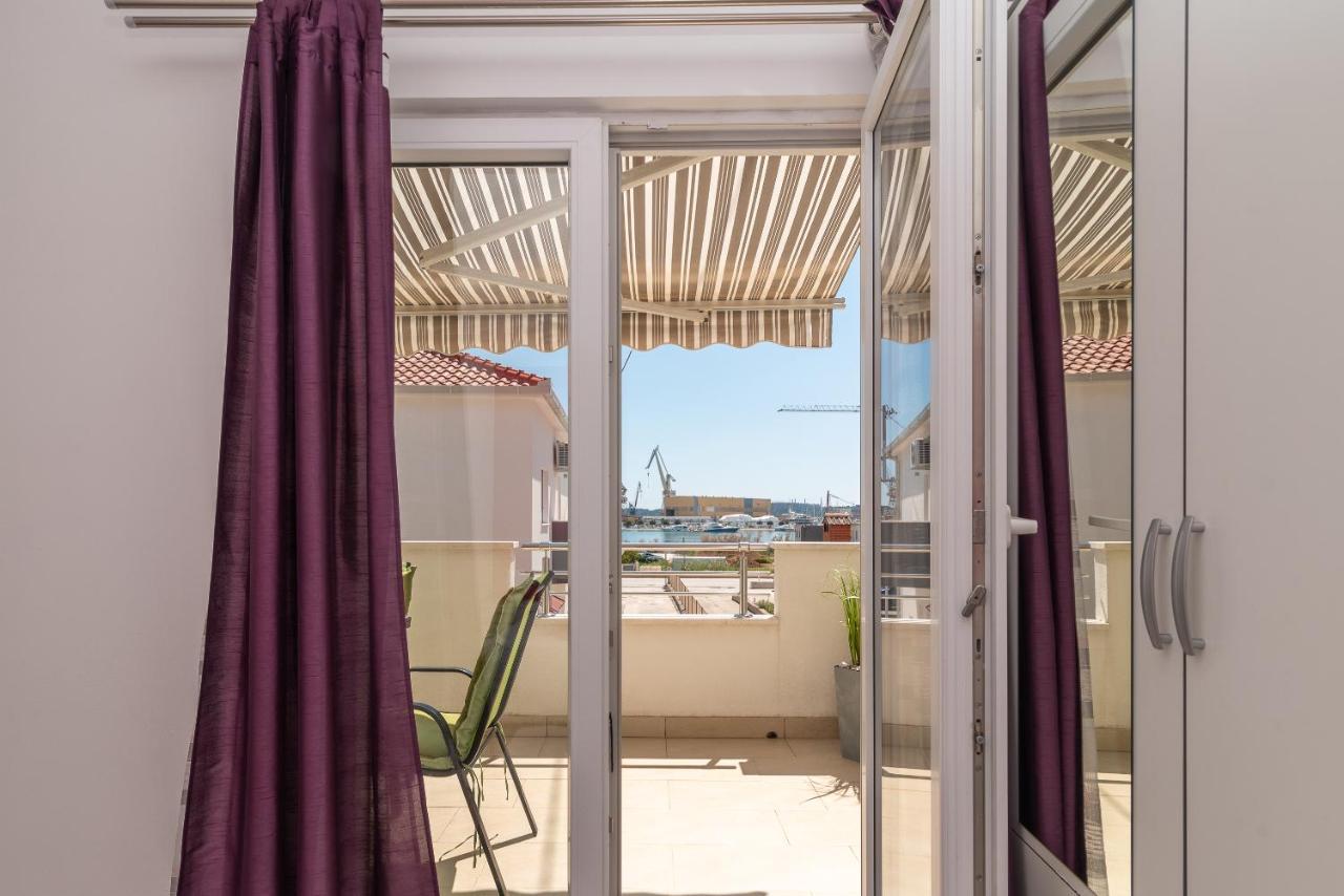 Apartment Roko Trogir Exteriör bild
