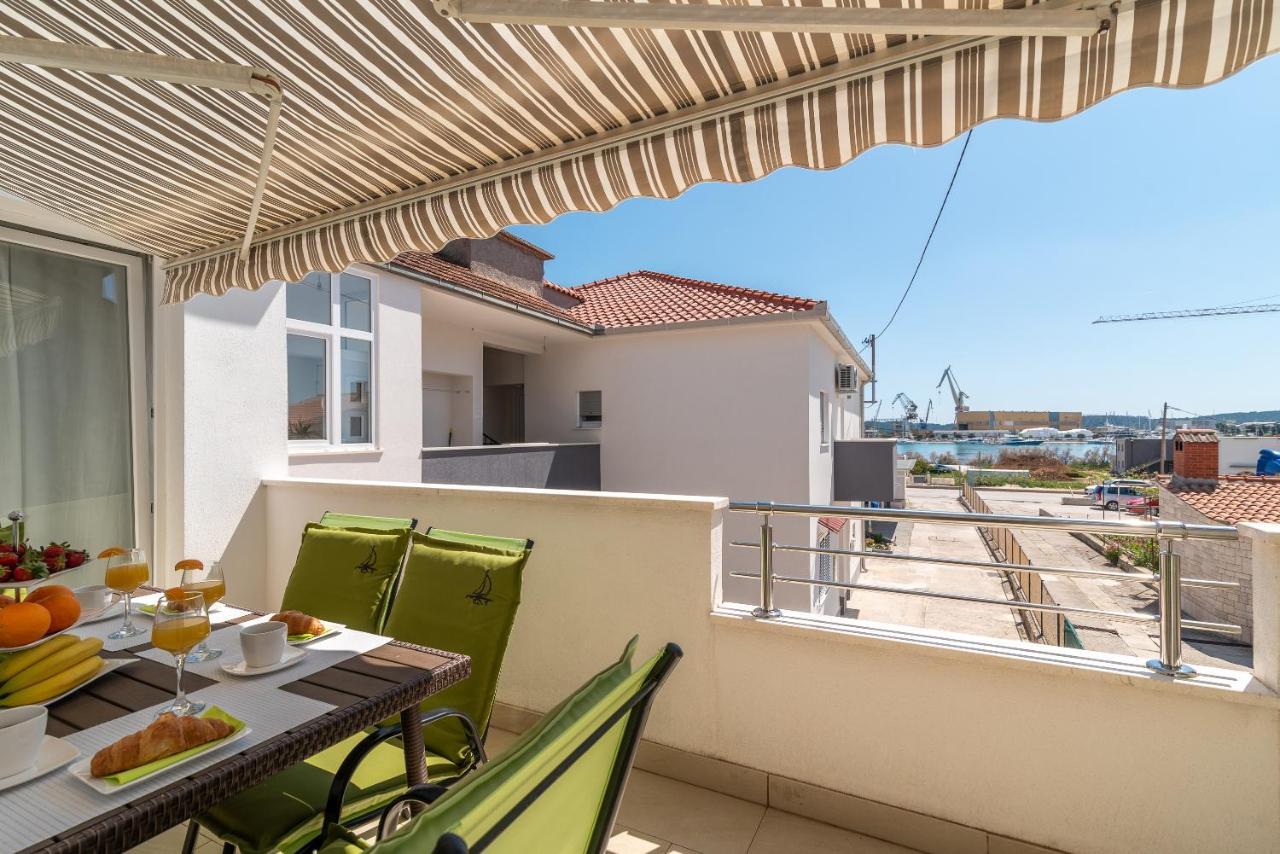 Apartment Roko Trogir Exteriör bild